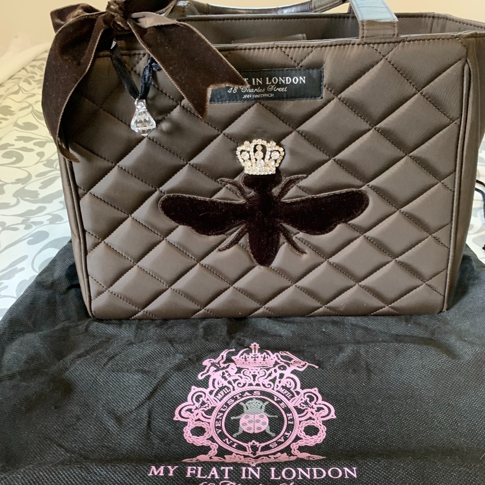 My Flat in London Quilted Queen Bee